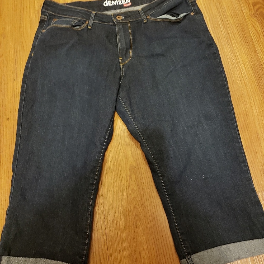 Denizen by Levi's capris
